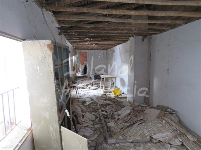 Image No.13-2 Bed House for sale