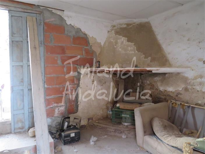 Image No.8-2 Bed House for sale