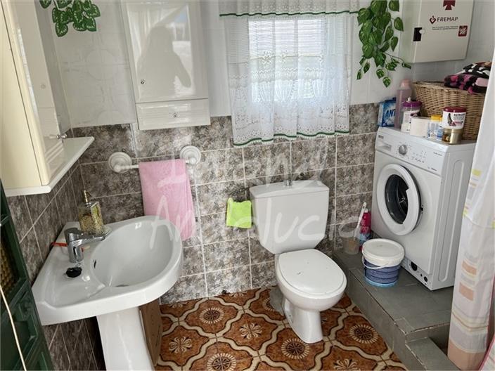 Image No.14-4 Bed Farmhouse for sale