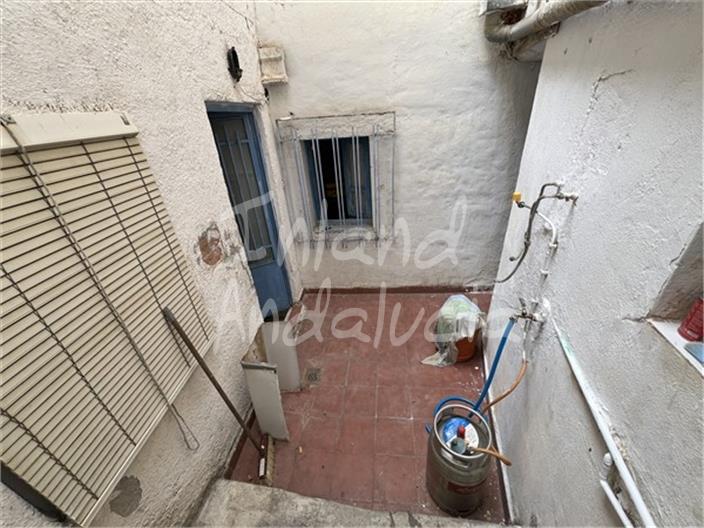 Image No.15-4 Bed House for sale