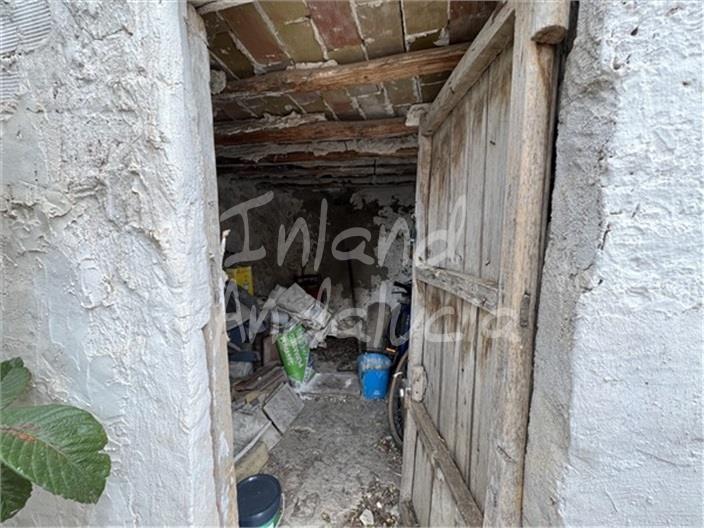 Image No.17-4 Bed House for sale