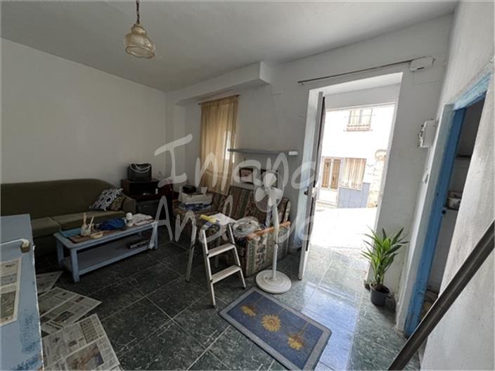 Image No.8-4 Bed House for sale