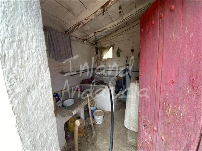 Image No.16-4 Bed House for sale