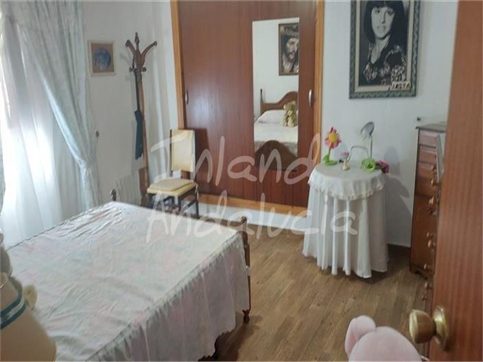 Image No.15-5 Bed House for sale