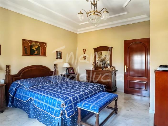 Image No.11-4 Bed House for sale