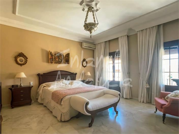 Image No.12-4 Bed House for sale