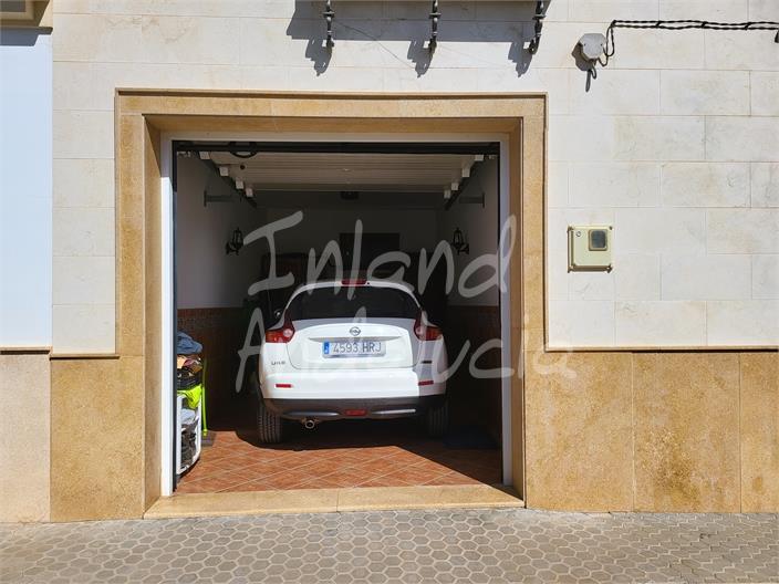 Image No.17-4 Bed House for sale