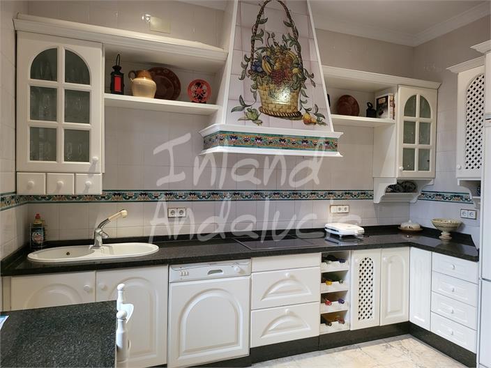 Image No.10-4 Bed House for sale