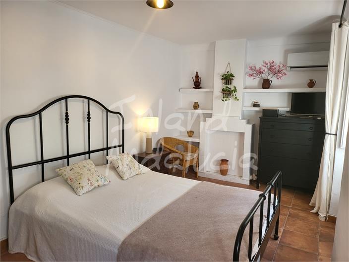 Image No.12-3 Bed House for sale