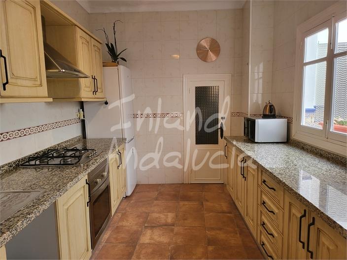 Image No.8-3 Bed House for sale