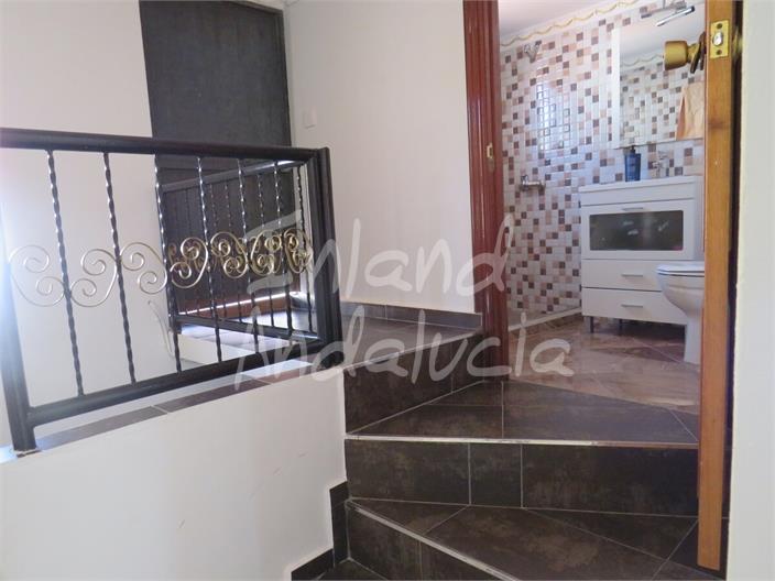 Image No.11-2 Bed House for sale