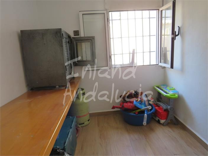 Image No.16-2 Bed House for sale