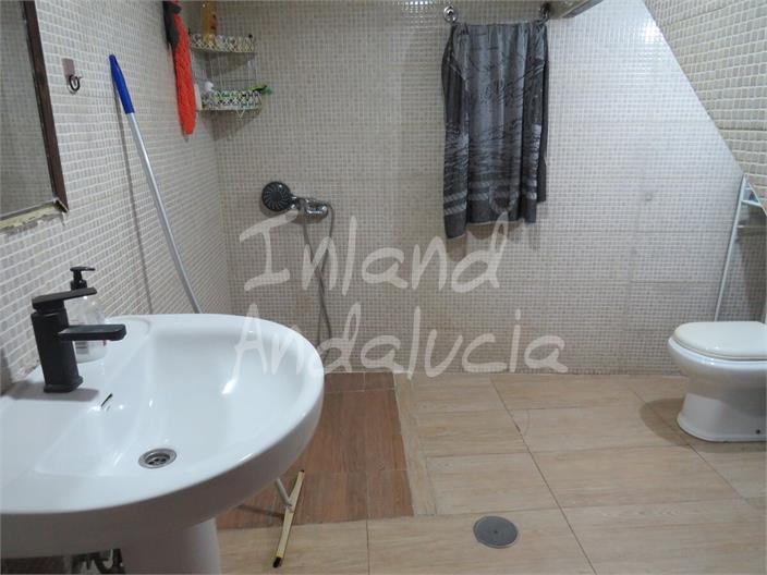 Image No.9-2 Bed House for sale