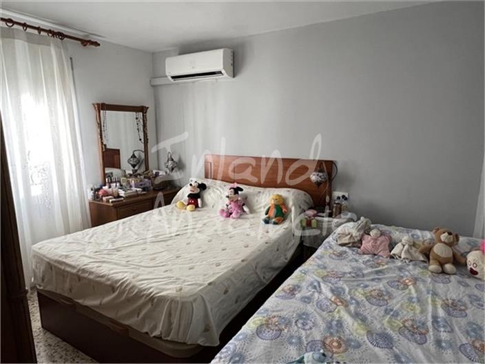 Image No.12-4 Bed House for sale