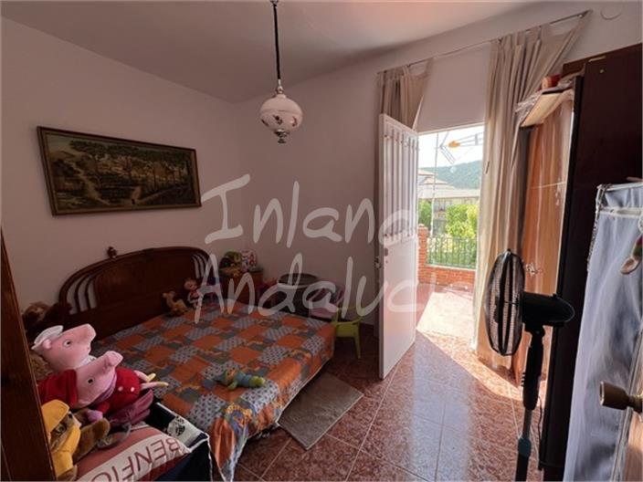 Image No.14-4 Bed House for sale