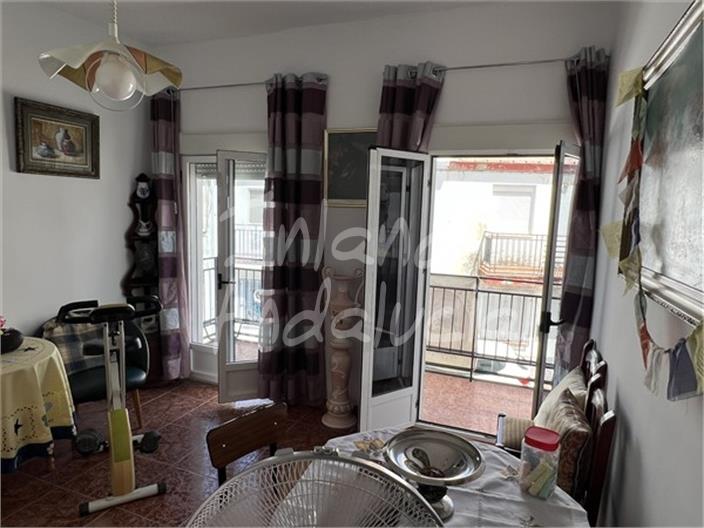 Image No.12-4 Bed House for sale