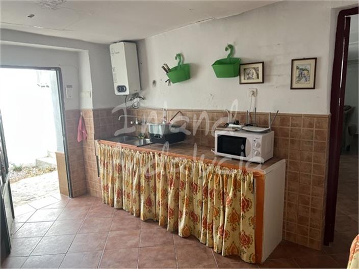 Image No.7-4 Bed House for sale