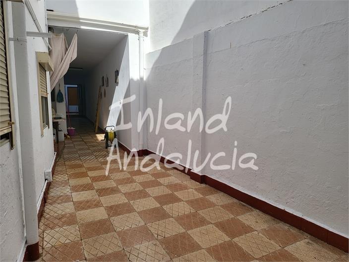 Image No.15-3 Bed Property for sale