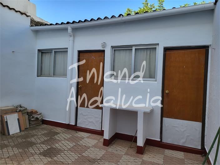 Image No.17-3 Bed Property for sale