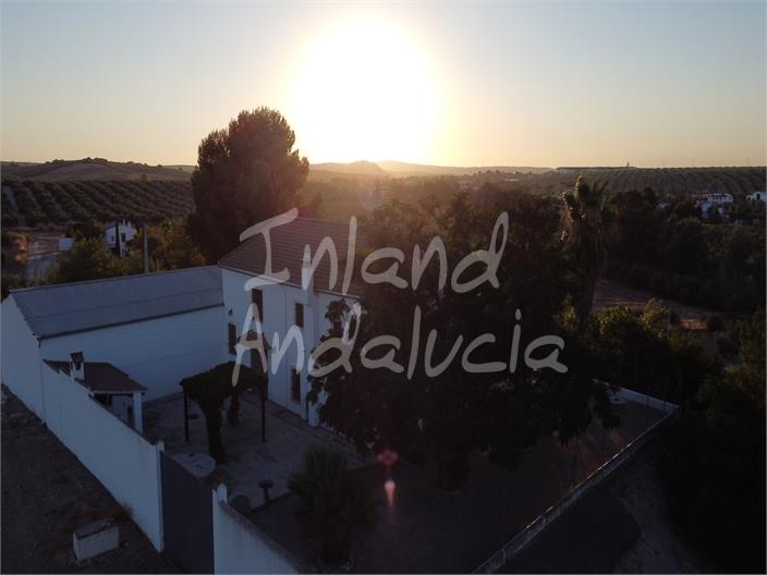 Image No.2-5 Bed Farmhouse for sale