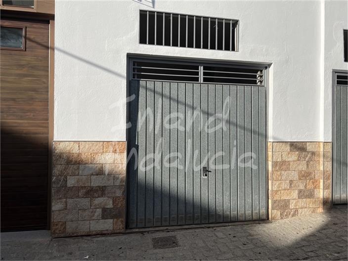 Image No.17-3 Bed House for sale