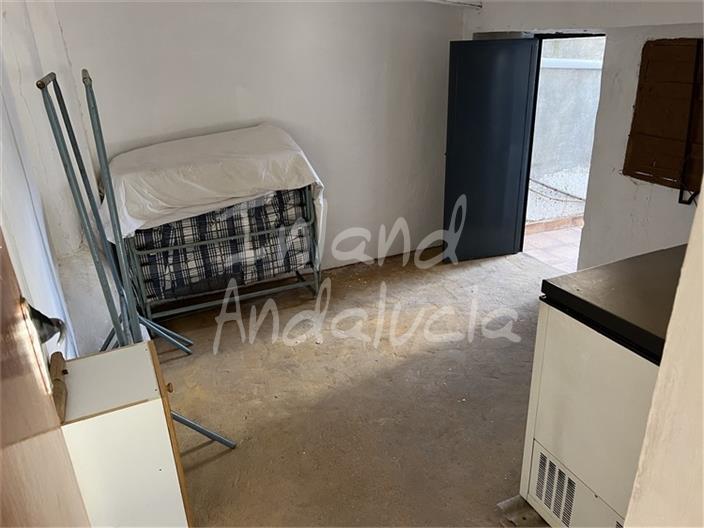 Image No.9-3 Bed House for sale