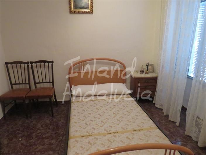 Image No.14-4 Bed House for sale