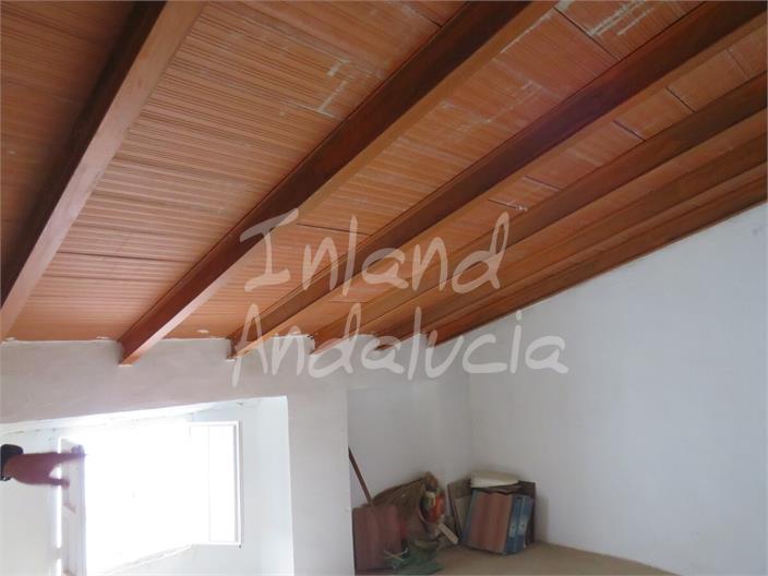 Image No.16-4 Bed House for sale