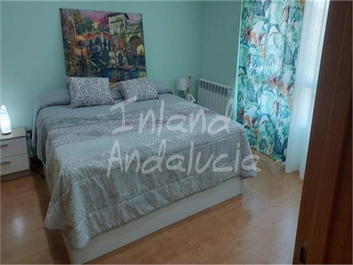 Image No.12-3 Bed House for sale