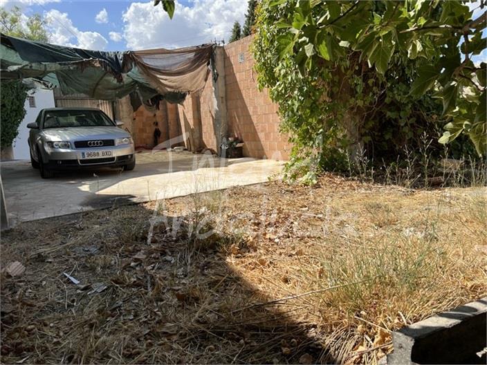 Image No.15-4 Bed House for sale