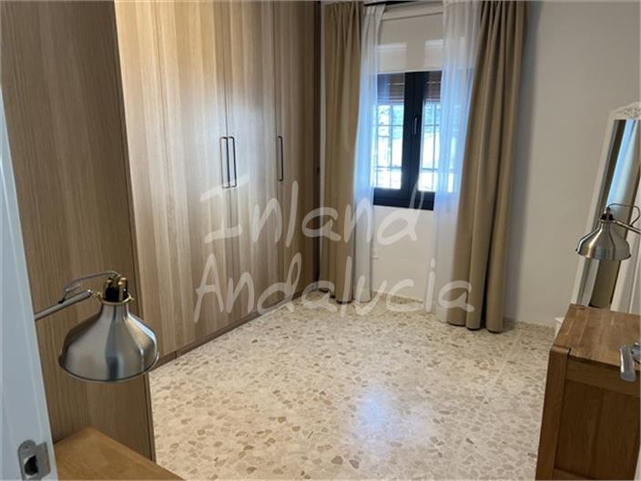 Image No.14-4 Bed House for sale