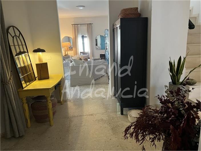 Image No.9-4 Bed House for sale