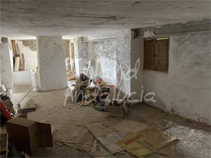 Image No.13-5 Bed House for sale