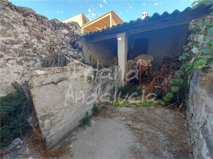 Image No.17-5 Bed House for sale