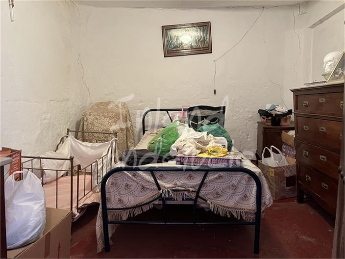 Image No.12-4 Bed House for sale