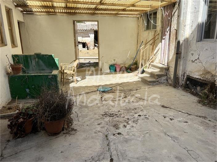 Image No.15-4 Bed House for sale