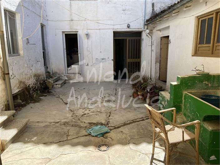 Image No.4-4 Bed House for sale