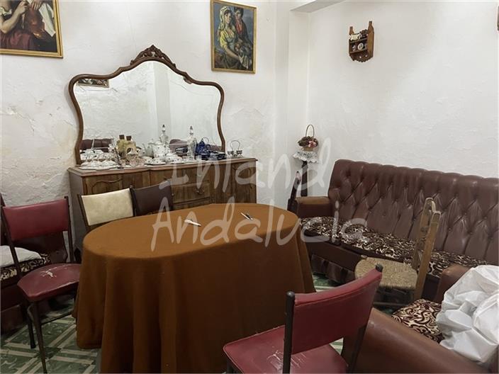 Image No.7-4 Bed House for sale