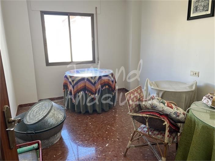 Image No.9-4 Bed House for sale