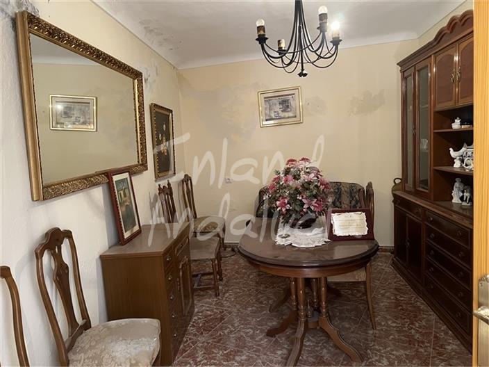 Image No.9-5 Bed House for sale