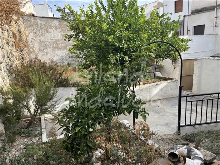 Image No.2-6 Bed House for sale