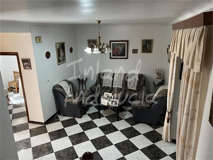 Image No.3-6 Bed House for sale