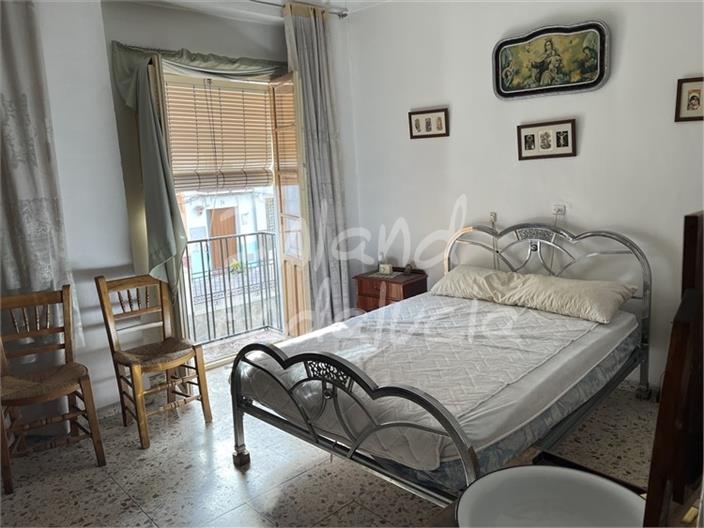 Image No.9-6 Bed House for sale