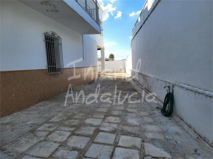 Image No.3-4 Bed Villa for sale