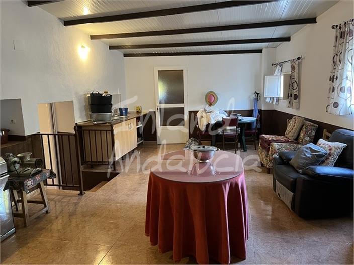 Image No.9-4 Bed House for sale