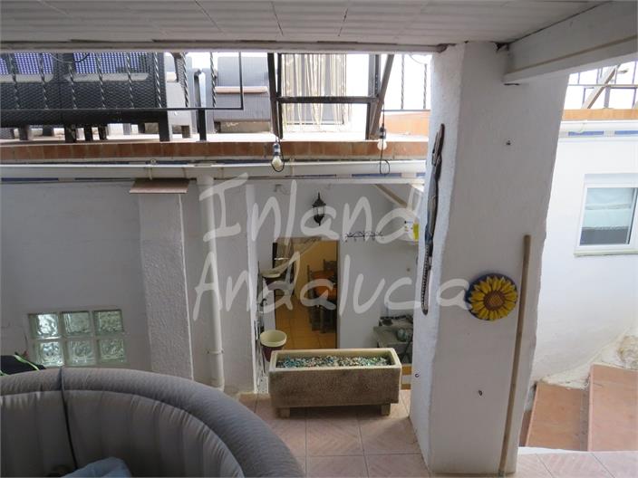 Image No.13-3 Bed House for sale