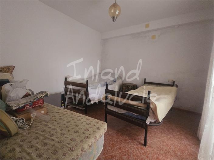 Image No.9-4 Bed House for sale