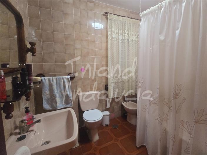 Image No.12-3 Bed Property for sale