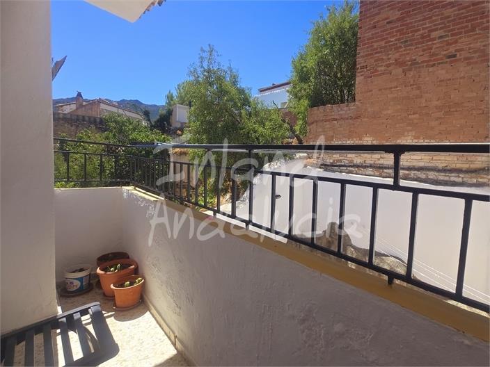 Image No.13-3 Bed Property for sale