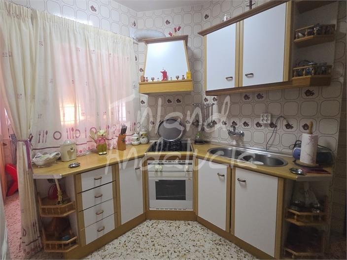 Image No.3-3 Bed Property for sale